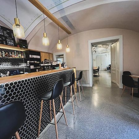 Ruttner Haz Hostel Veszprém Buitenkant foto