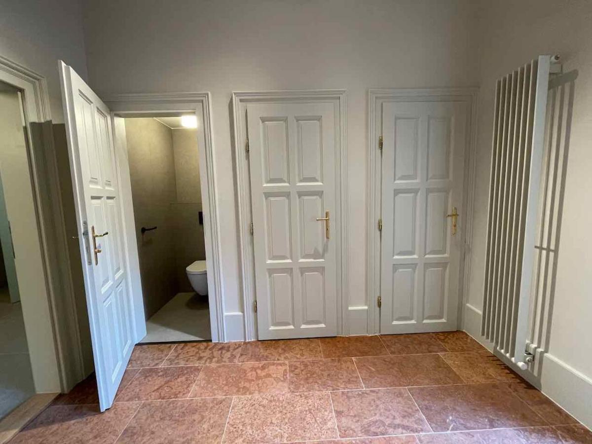 Ruttner Haz Hostel Veszprém Buitenkant foto
