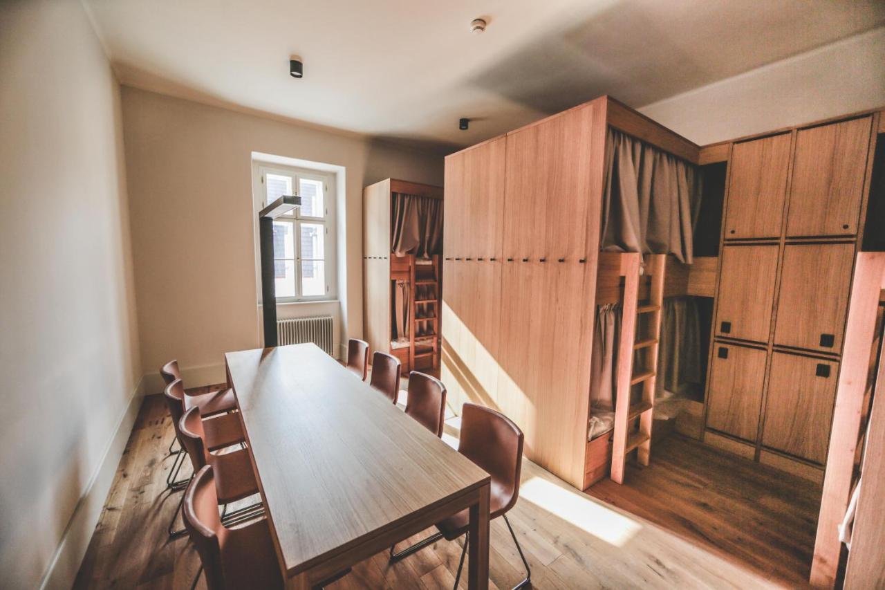 Ruttner Haz Hostel Veszprém Buitenkant foto