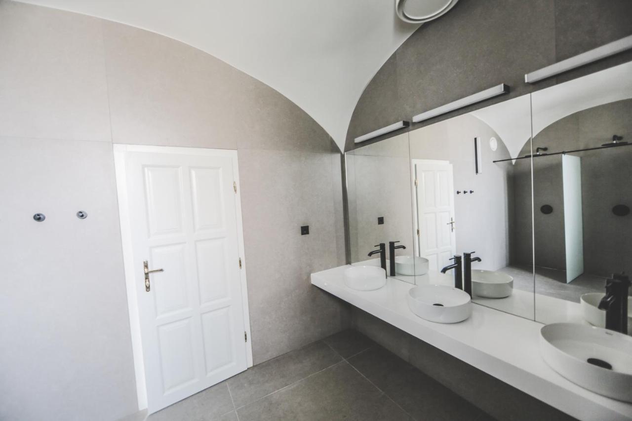 Ruttner Haz Hostel Veszprém Buitenkant foto