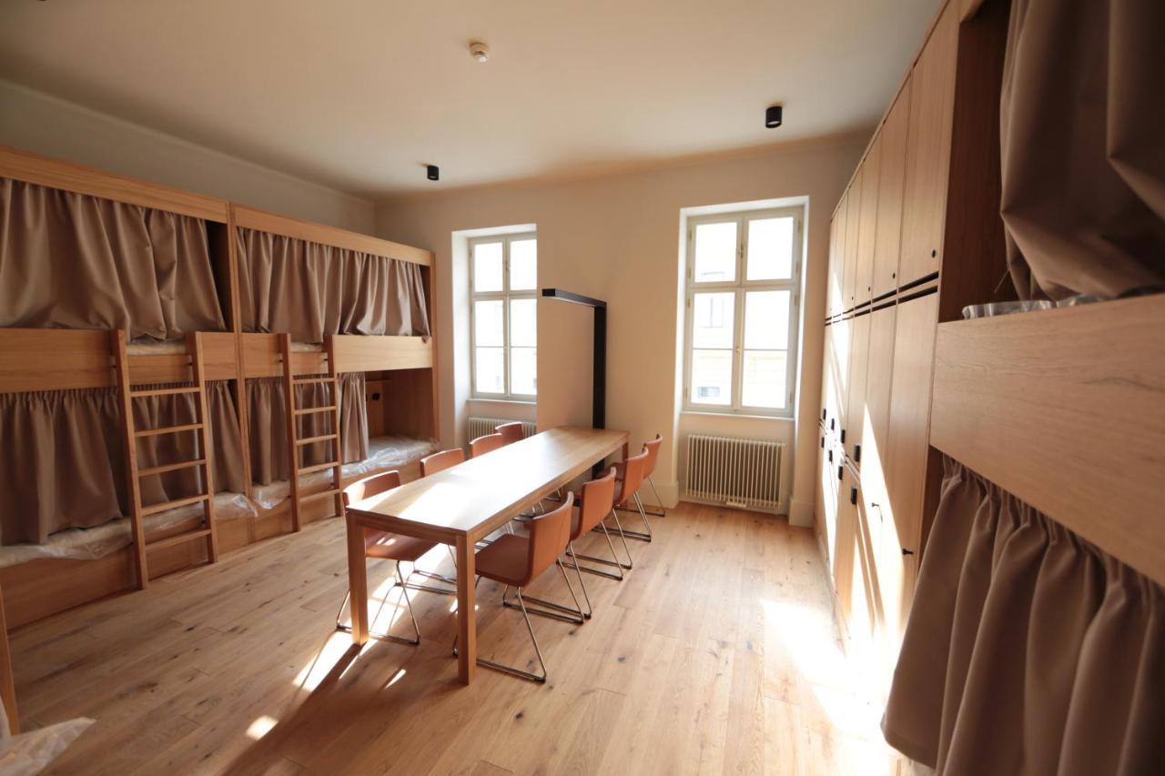Ruttner Haz Hostel Veszprém Buitenkant foto
