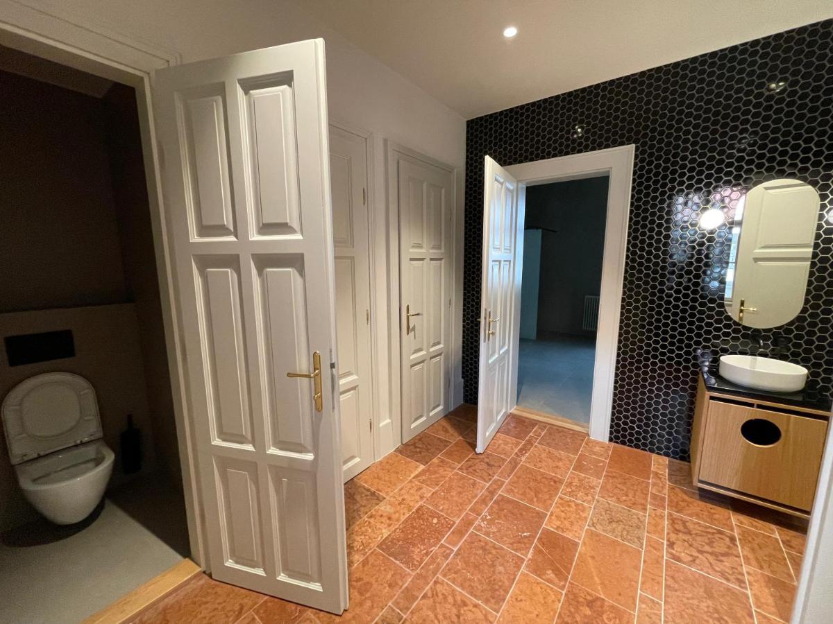 Ruttner Haz Hostel Veszprém Buitenkant foto