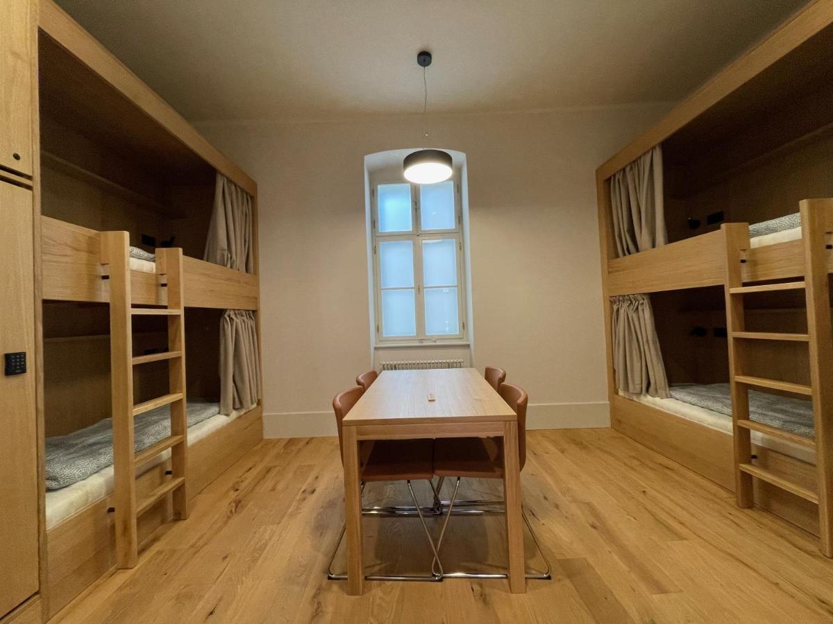 Ruttner Haz Hostel Veszprém Buitenkant foto