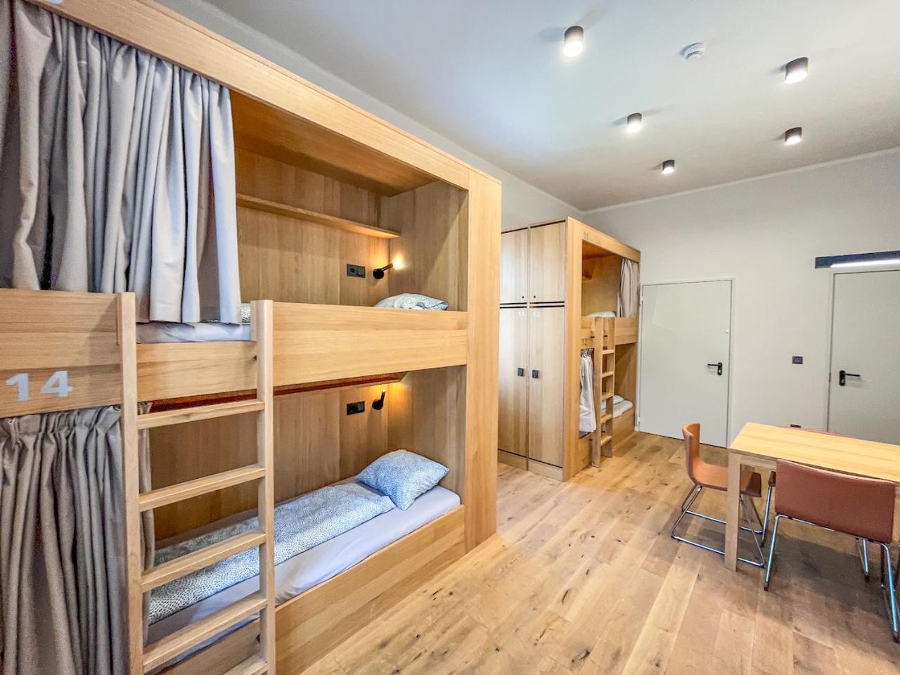 Ruttner Haz Hostel Veszprém Buitenkant foto
